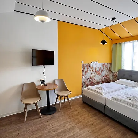 Modern 11 Private Kitchenette And Bathroom *