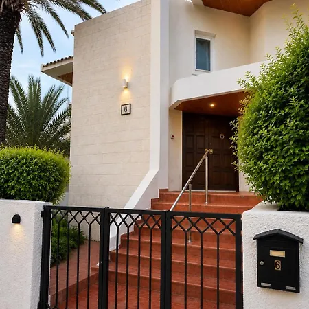 Modern 11 Private Kitchenette And Bathroom Apartamento Limassol